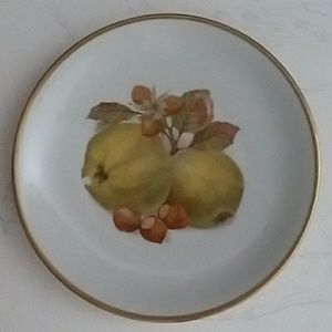 Bereuther Waldsassem APPLE AND ACORN Plate